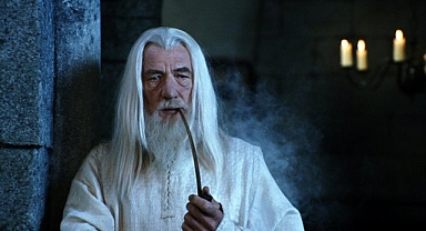 Yüzüklerin Efendisi'nin Gandalf'ı Ian McKellen Sahneden Düşmesi Sonucu Hastaneye Kaldırıldı