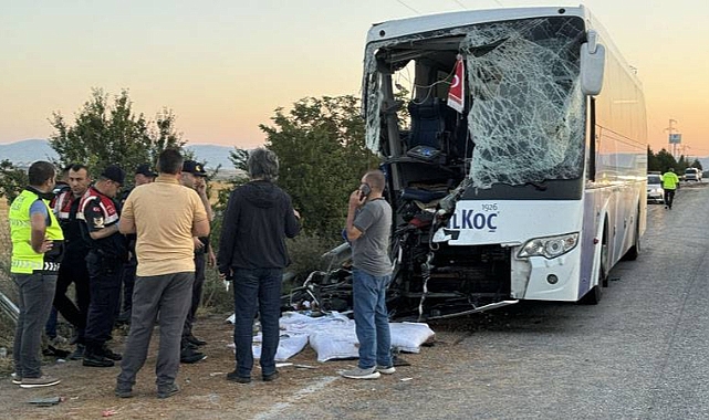 Afyonkarahisar'da Yolcu Otobüsüyle Kamyon Çarpıştı: 1 Ölü, 38 Yaralı