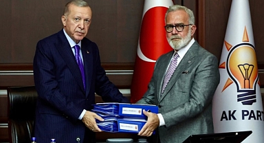 AKP Grup Başkanvekili, Başıboş Köpeklerle İlgili Raporu Erdoğan'a Sundu