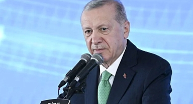 AKP'li Cumhurbaşkanı Erdoğan Sahnede Elini Öpmeyen Çocuğa Tokat Attı
