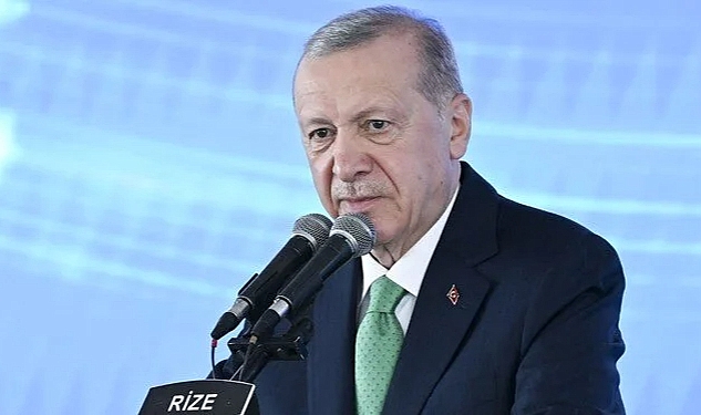 AKP'li Cumhurbaşkanı Erdoğan Sahnede Elini Öpmeyen Çocuğa Tokat Attı