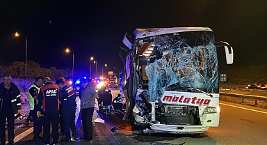 Bolu Anadolu Otoyolu'nda İki Yolcu Otobüsü Çarpıştı: 15 Kişi Yaralandı