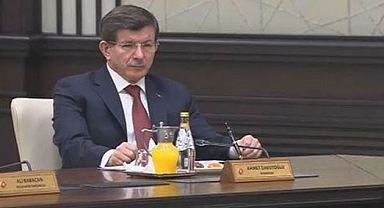 Davutoğlu, Erdoğan'ın Kendisini Görevden Almasını 'Darbe' Olarak Tanımladı