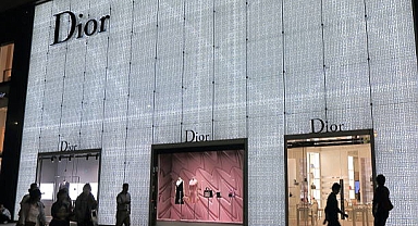 Dünyaca Ünlü Moda Devlerinde 'Etik' Skandal: Dior ve Armani'ye Kayyum Atandı