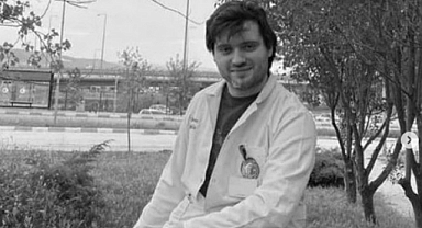 İzmir'de Mobbinge Uğradığı İddia Edilen Asistan Hekim Dr. Uğurcan Ağcaoğlu Canına Kıydı