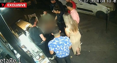 Mülteci Çöplüğüne Dönen Paris'te Tecavüz Mağduru Kadın Dönerciye Sığındı