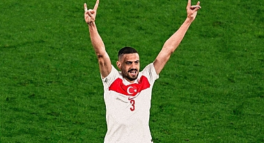 Nevşin Mengü'den Bozkurt İşareti Yorumu