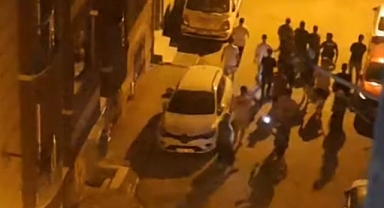 Polis Baskınından Kaçan Kaçak Göçmeni Vatandaşlar Eşya Fırlatarak Durdurdu