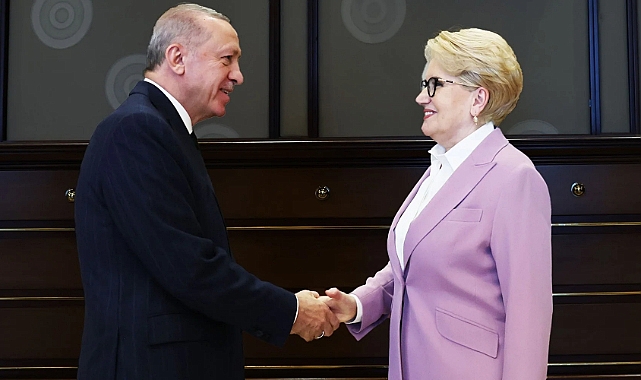 Tolga Akalın'dan İYİ Parti'deki İstifalara 'Bu Fırıldağın Bir Üfleyeni Var' Yorumu: Saray'daki Meşhur Fotoğraftan Bağımsız Olarak Okunmamalıdır
