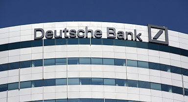 Alman Deutsche Bank, 'İsrail-Gazze Savaşına İlişkin Konuştuğu' Gerekçesiyle Bir Müşterisinin Banka Hesaplarını Kapattı 