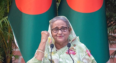Bangladeş Başbakanı Şeyh Hasina İstifa Etti