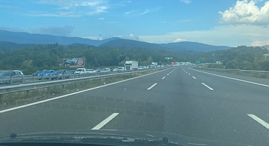 Bolu Tüneli, İstanbul İstikametinde Tek Yönlü Kapalı: 20 Kilometrelik Araç Kuyruğu Oluştu
