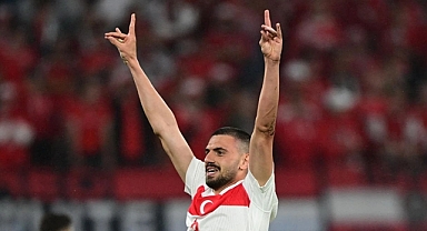 CHP'li İzmir Büyükşehir Belediye Başkanı Cemil Tugay: Biz Bozkurt İşareti Yapan Futbolcu Heykeli Dikmeyiz İzmir'e