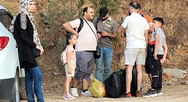 Göçmen Kaçakçıları 70 Göçmeni Ormanlık Alanda Terk Etti