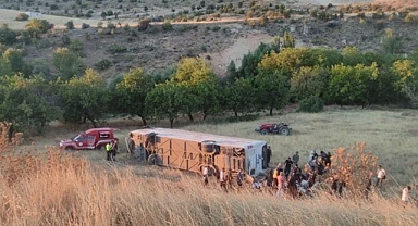 Malatya'da Yolcu Otobüsü Devrildi: 22 Kişi Yaralandı