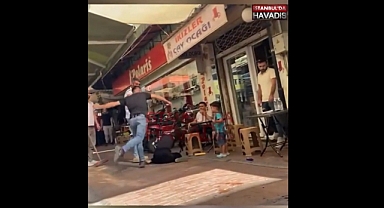 Manisa'da Bir Cani Boşandığı Eşini Sokak Ortasında Dakikalarca Darp Etti