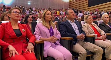 Özgür Özel'den Kadın Kolları Kongresinde Sert Çıkış: Erkeklere Burayı Provoke Ettirmem
