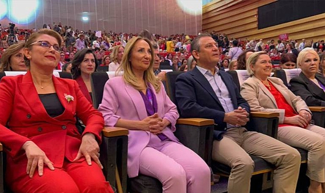 Özgür Özel'den Kadın Kolları Kongresinde Sert Çıkış: Erkeklere Burayı Provoke Ettirmem