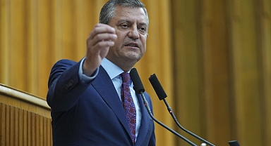 Özgür Özel'in Ayağı Kırıldı