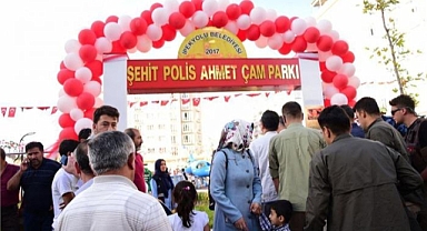 Van'da Kürtçü DEM Partili Belediye, Şehit Türk Polisi Adına Açılan Parkın Tabelasını Kaldırdı