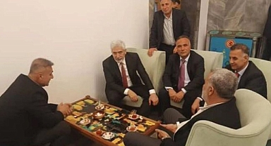 AKP'li Galip Ensarioğlu, Salim Güran İle Çektirdiği Fotoğraf Hakkında Konuştu: Hatırlamıyorum, Bu Aile On Binlerce Kişinin Dostu