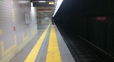 Ankara'da Metroda Bir Kişi Raylara Atlayarak İntihar Etti