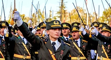 Atatürkçü Teğmenlerin Bölük Komutanı İstifa Etti