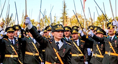 Kara Harp Okulu Mezuniyetinde Atatürkçü Teğmenlerin Kılıçlı Yemin Törenine İlişkin Soruşturma Başladı: Topçu Okulunda İdari Tahkikat Yapıldı