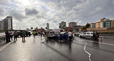 Bağcılar TEM'de Zincirleme Trafik Kazası: 2 Ölü, 4 Yaralı