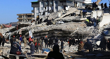 Bunu da Yaptılar: 6 Şubat Depremlerinde 25 Kişiye Mezar Olan Gözde Apartmanı Davasında Müteahhit Suçu Depreme Attı, 'Büyüklüğü Araştırılsın' Dedi
