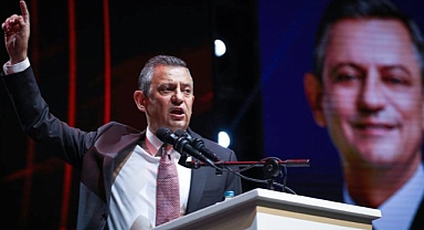 CHP Kurultayı'nda Tüzük Kabul Edildi: 'Kişisel Hırslarla Partinin Karşısında Adaylaşanlar Bir Daha Bu Partide Görev Alamayacak'