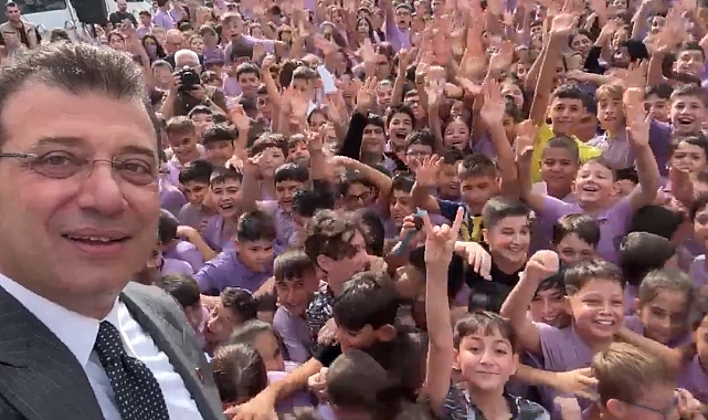 İmamoğlu Çocuklarla Video Çekti, Çocuklar Bozkurt Yaptı