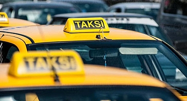 İstanbul'da Bir Taksici Müşterisini Dolandırdı: 350 Liralık Mesafeye Götürdüğü Vatandaştan 25 Bin Lira Aldı