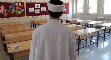 Memleket Mürtecilerin İşgali Altında: MEB, İki Öğretmene 'Dini Eğitimi Engellemeye Çalışma' Cezası Verdi