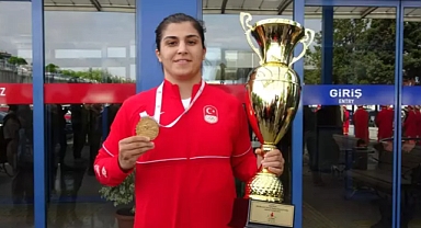 Milli Boksörümüz Busenaz Sürmeneli'ye Trafikte Tokat Atan Maganda Tutuklandı