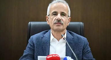 AKP'li Bakan Uraloğlu'ndan Discord Açıklaması: Kapattık Diye Herkes Çok Memnun