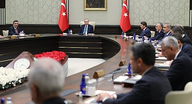 AKP'li Cumhurbaşkanı Erdoğan Kabinede Değişikliğin Sinyalini Vermişti | Alpay Özalan Gençlik ve Spor Bakanı Olacak, Ali Yerlikaya Değişecek İddiası