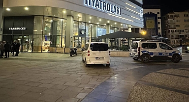 Antalya'da Bir Şehir Eşkıyası, Müşteriler İçeride Otururken Starbucks'a Molotof Kokteyli Attı