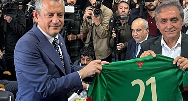 Çözüm Süreci İttifakı Ortağı Özgür Özel Kürtçü Amedspor'u Ziyaret Etti: Gönül Bağımız Var
