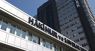 Hakimler ve Savcılar Kurulu'nda Dehşet: Memur, Müfettişi Ensesinden Bıçakladı