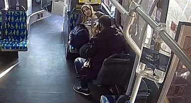 İstanbul'da Doğum Sancıları Başlayan Hamile Kadın Hastaneye Gitmek İçin Taksi Bulamadı, Metrobüste Doğum Yaptı