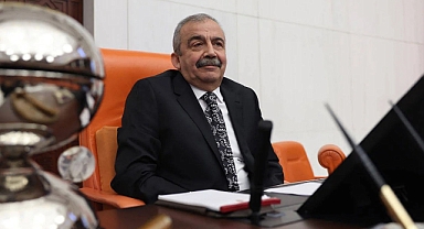 Kürtçü DEM Partili Sırrı Süreyya Önder'den Erdoğan ve Bahçeli'ye Teşekkür: Barışa Gönül İndirdiler