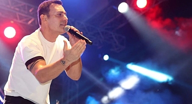 Mustafa Sandal'dan Kredi Kartı Vergisine Tepki: Kredi Kartı Limitini 99 Bin Liraya Düşürdü