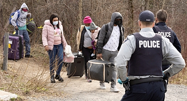Seçime Giden Kanada'da Göçmen Politikası Sertleşiyor: Konut Krizi Nedeniyle Yabancı Öğrenci Kotası Azalacak