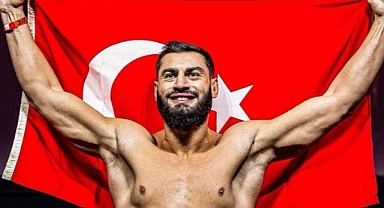 Türk Dövüşçü İbo Aslan, Rakibini Saniyeler İçinde Nakavt Etti: Ellerimde Türk Gücü Var