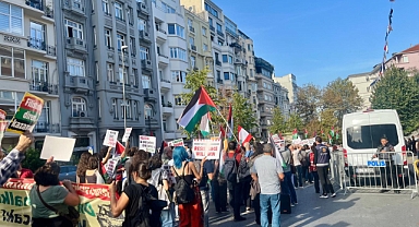 Türk Topraklarında Türk Bayrağı Açılmasına İzin Vermediler: Filistin Eyleminde Türk Bayrağı Taşıyan Kadına Müdahale Edildi