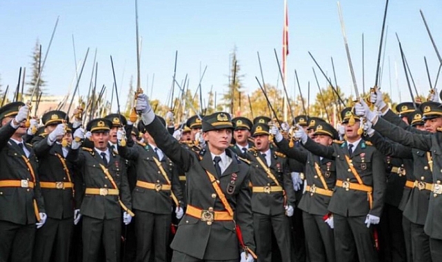 Atatürk'e Düşmanlıkları Bitmiyor: Kara Harp Okulu'nda İzmir Marşı'nı Söylemek Yasaklandı İddiası