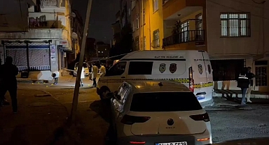 İstanbul Bağcılar'da Polis Aracına Molotoflu Saldırı Düzenlendi