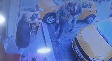 Kendisini Almayan Taksinin Lastiklerini Bıçakladı