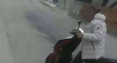 Manisa'da 3 Aylık Çocuğuyla Yürüyen Kadın Boşanma Aşamasında Olduğu Erkek Tarafından Vuruldu
